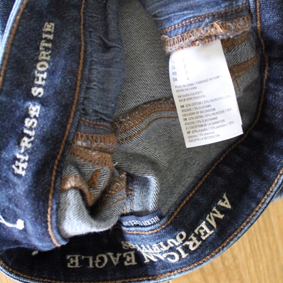 AE Distressed Hi Rise Shortie Jean Shorts 2 26 - Picture 7 of 7